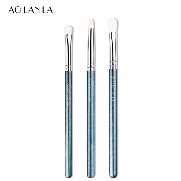 1_4dd1a853-278f-470d-850b-419532621ad7 Three-Piece Eyeshadow Brush Set