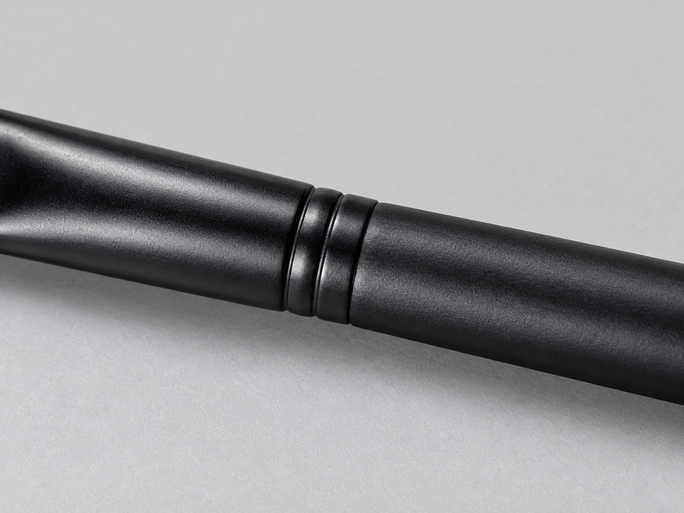 B021 black copper collar meeting the matte black solid-wood handle