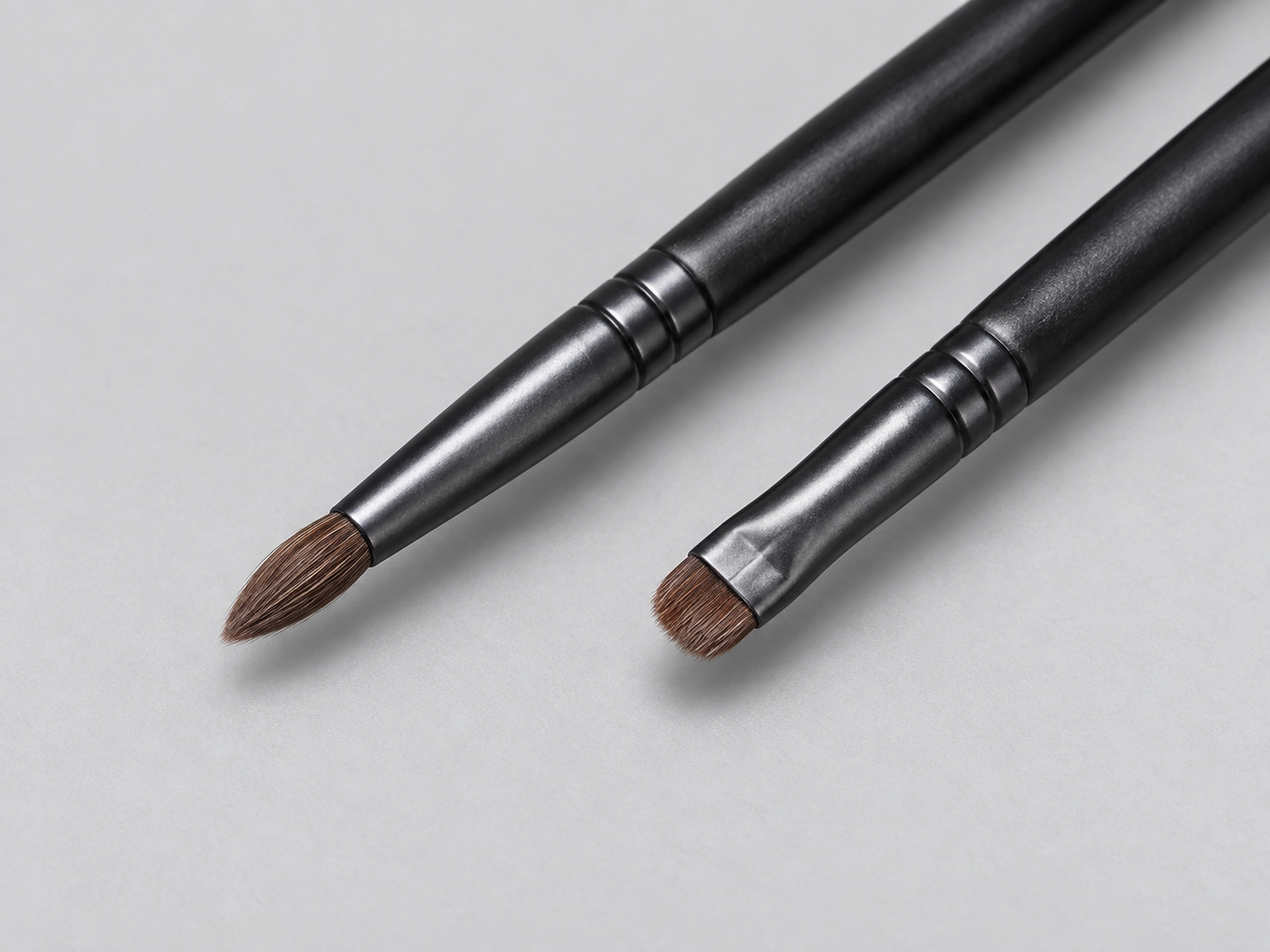 Original B5520 8mm pointed and B5511 5mm short flat pony-hair detail heads