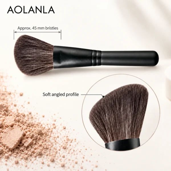 G5542 soft angled grey-squirrel and goat-hair blend powder brush with approximately 45 mm bristle length