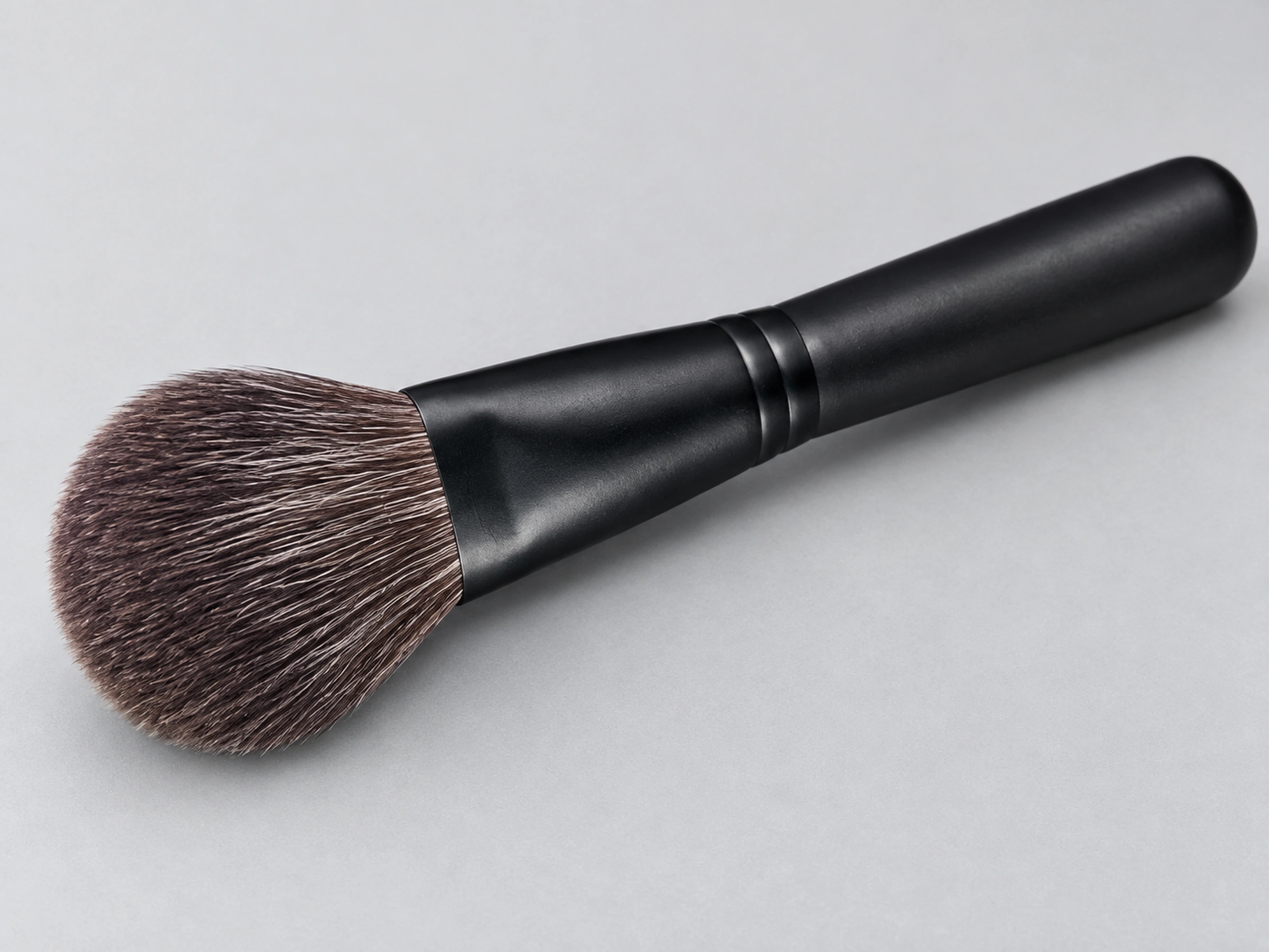 G5545 full rounded grey-squirrel and goat-hair blend blush head