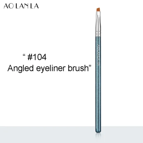 104 Small Angled Eyeliner Brush