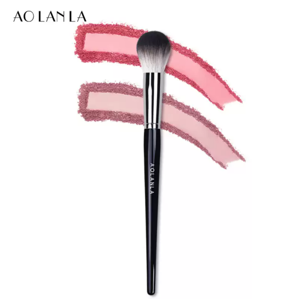90 Small Blush Brush