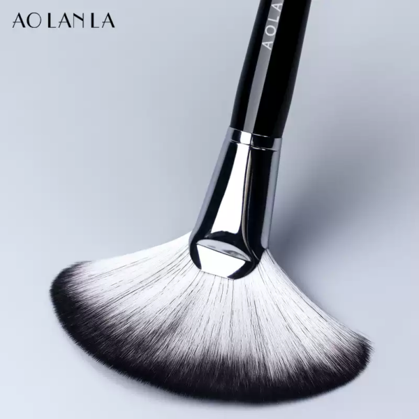 92 Fan Brush