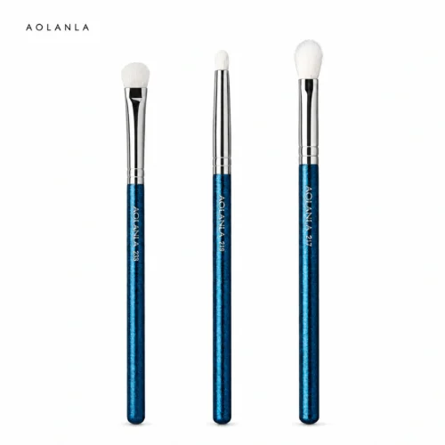 Three complete AOLANLA 239,219 and217 white-wool brushes on white