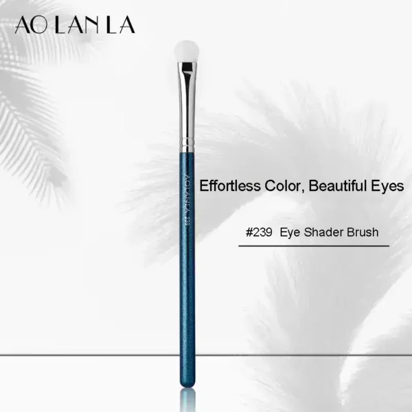 239 Medium Eyeshadow Brush