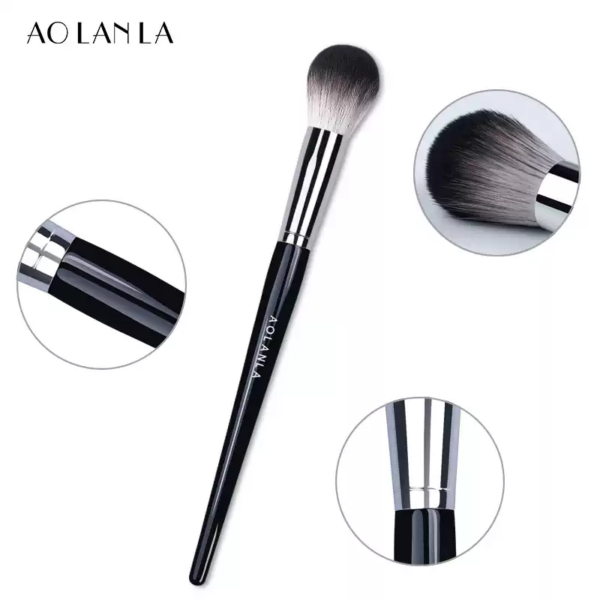 90 Small Blush Brush