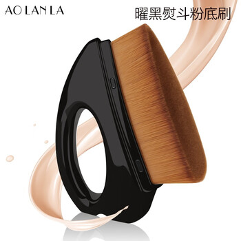 Black Iron Foundation Brush