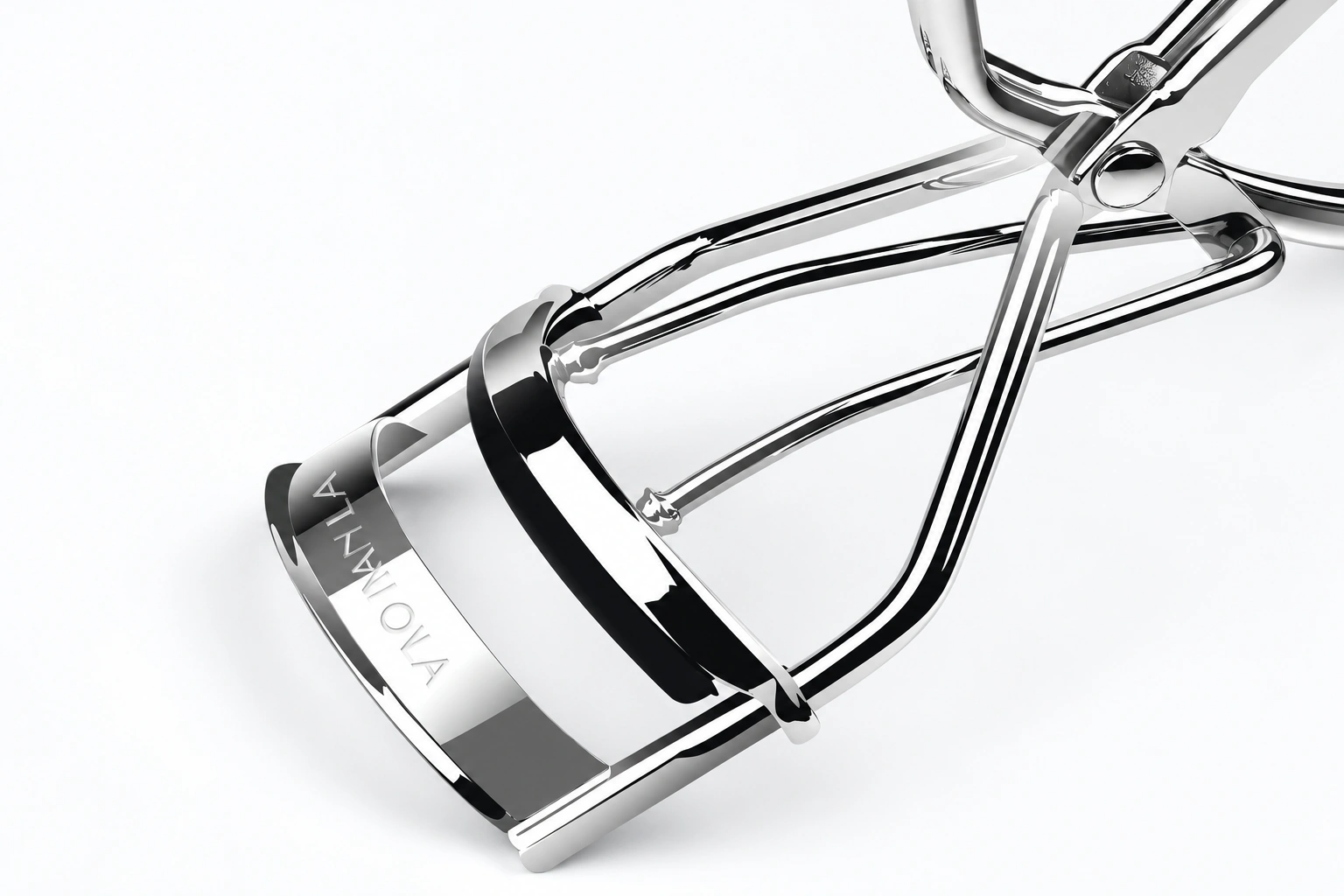 Polished stainless-steel jaw, support rods and hinge of the AOLANLA eyelash curler