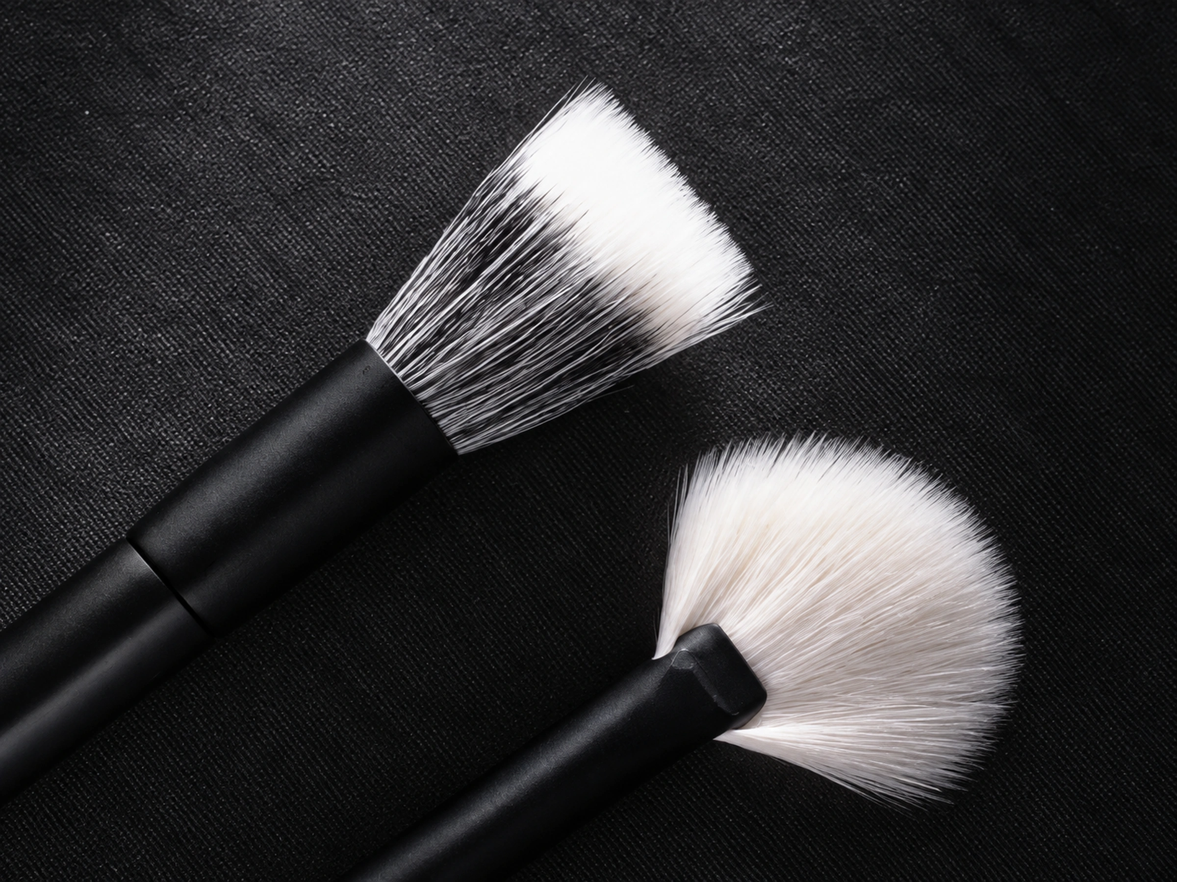 Original C2204 duo-fibre stippling and C2205 fan brush heads in the black13 collection