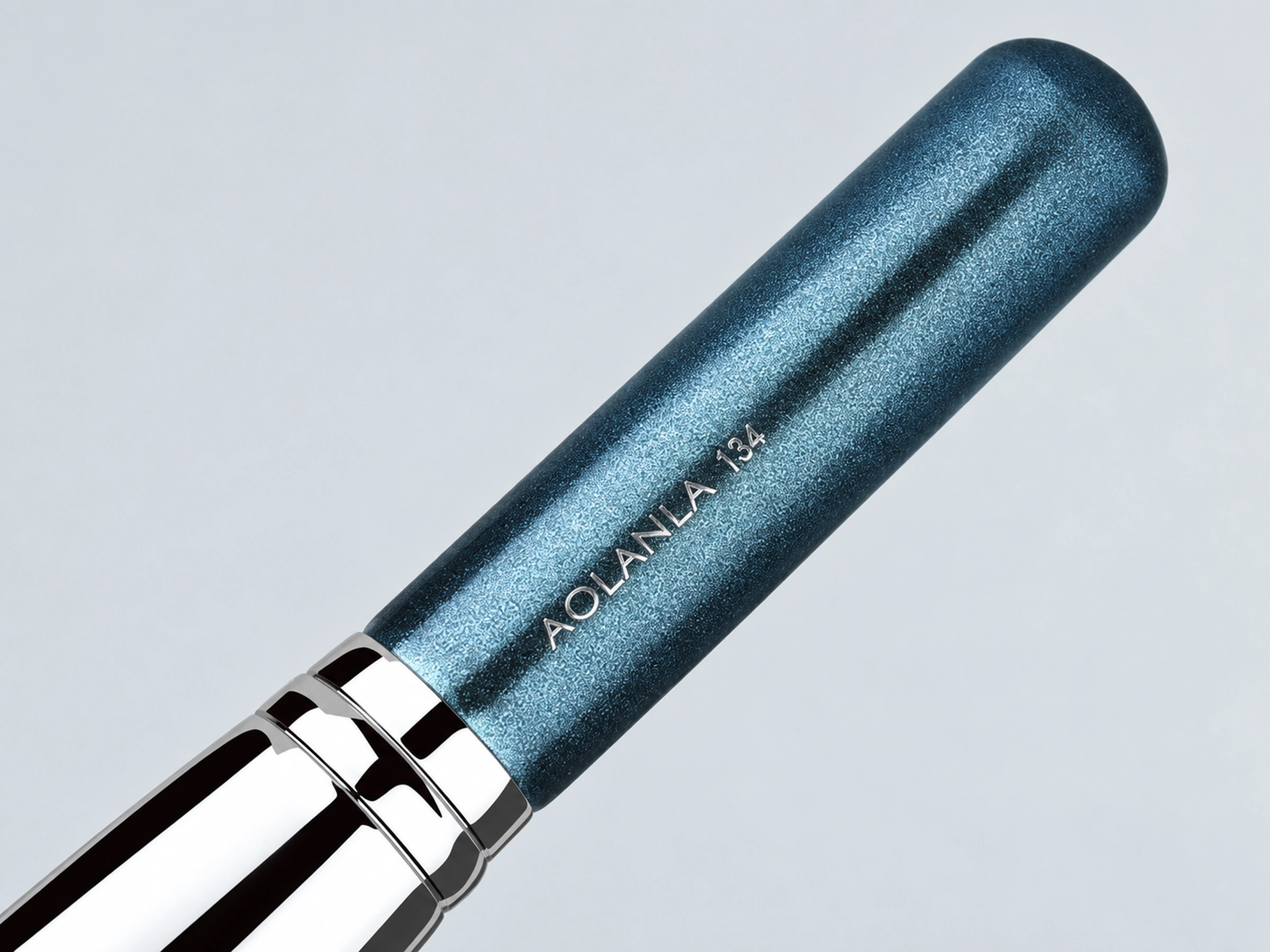 Complete pearl-blue wooden handle, actual AOLANLA 134 marking and double-ring polished metal connection