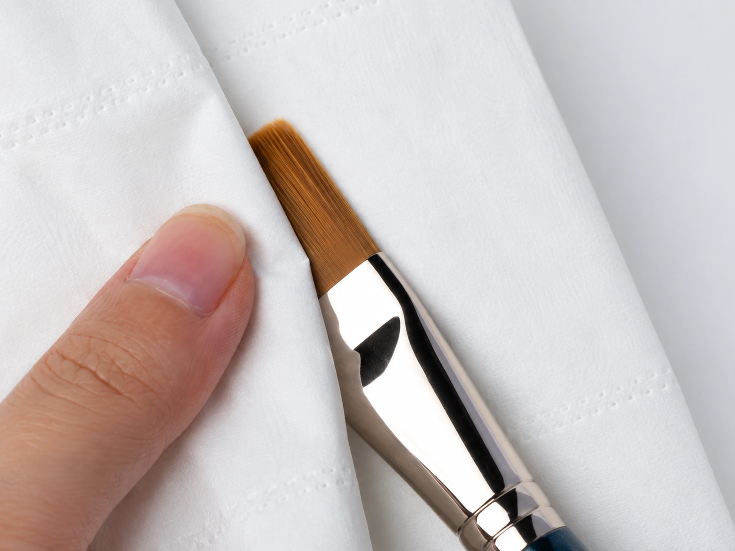 The real No191 brush wiped in one direction along a white tissue after use