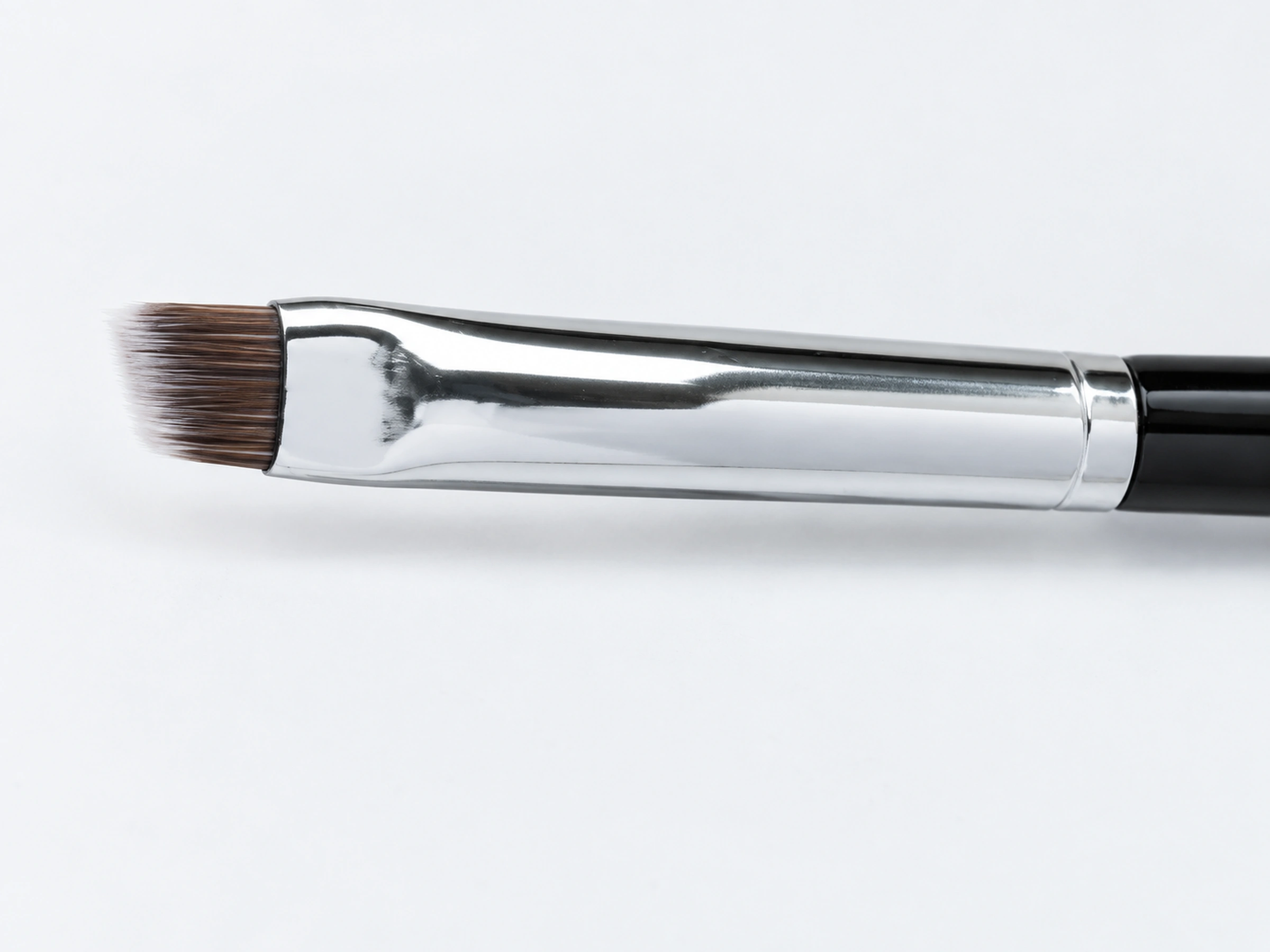 Original No20 brown pale-tipped angled brow edge in horizontal side profile