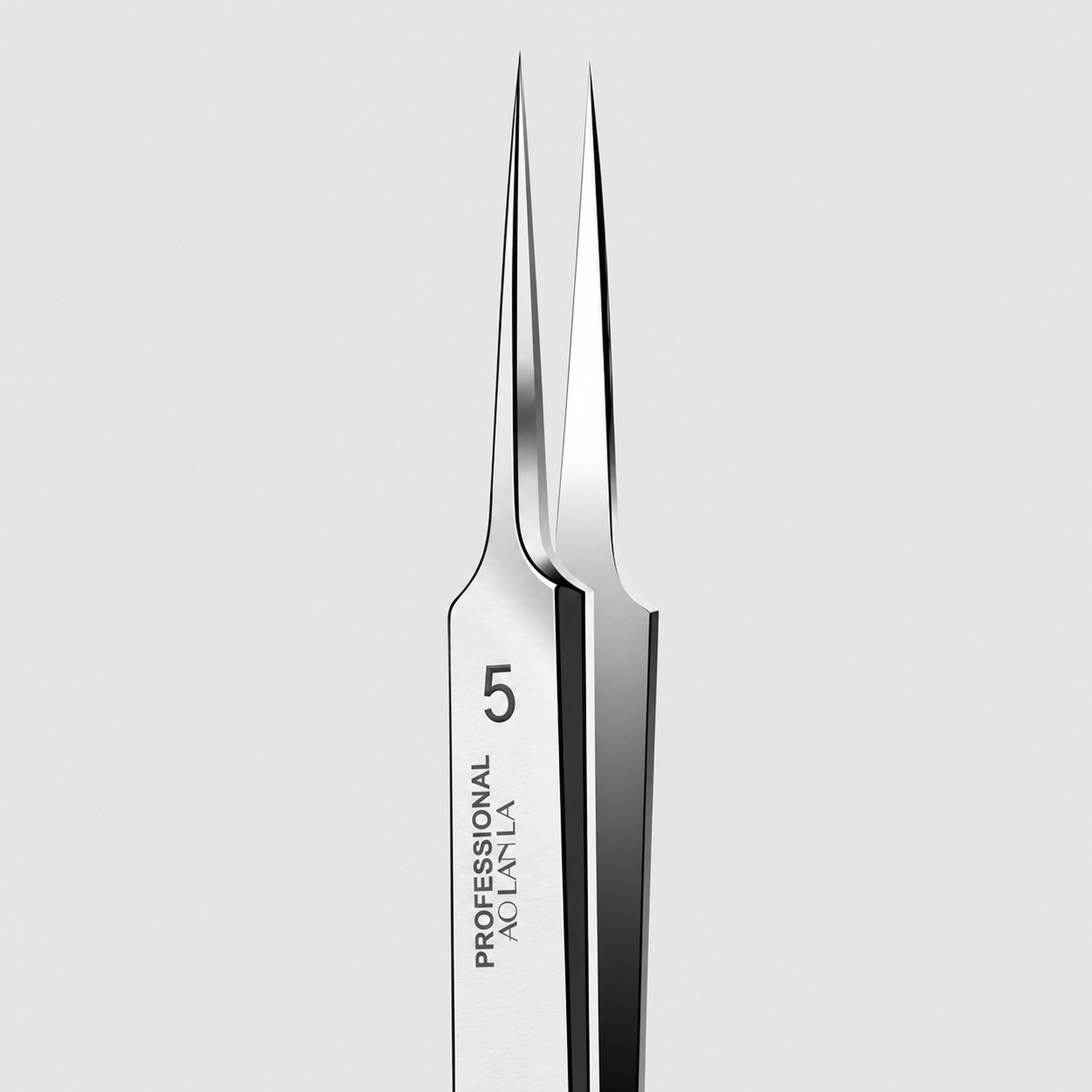 Macro of the two slender pointed jaws on the No.5 angled tweezer