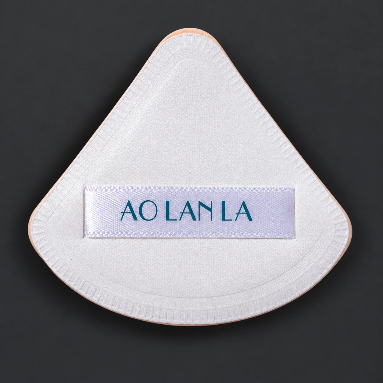 Triangle puff white back, stitched edge and finger ribbon