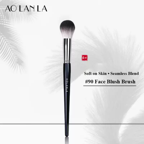 90 Small Blush Brush