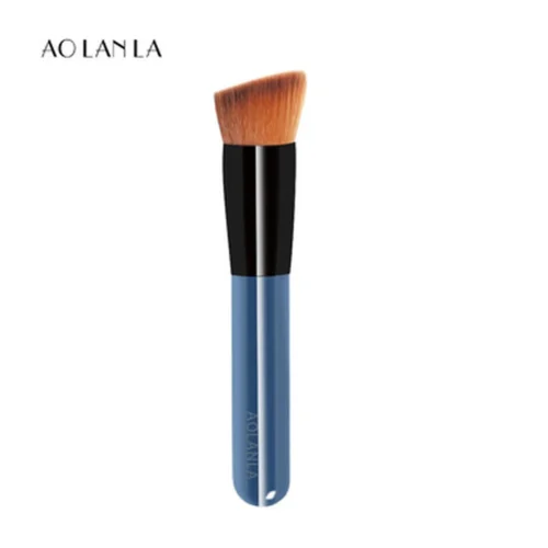 131 Angled Foundation Brush