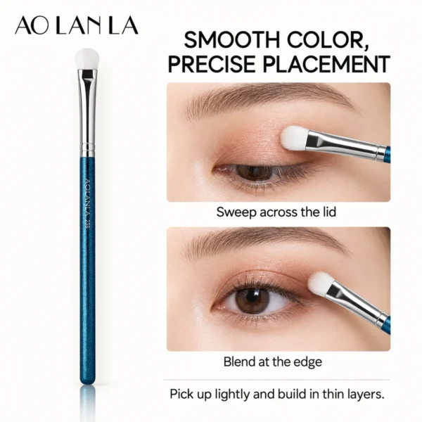 239 Medium Eyeshadow Brush