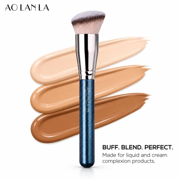 170 Round Angled Foundation Brush