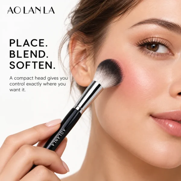 90 Small Blush Brush