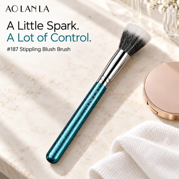 187 Stippling Blush Brush