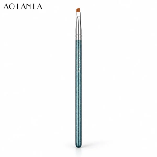 104 Small Angled Eyeliner Brush